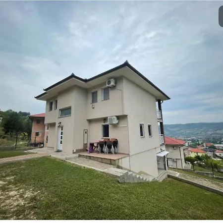 3 Bedrooms Villa *