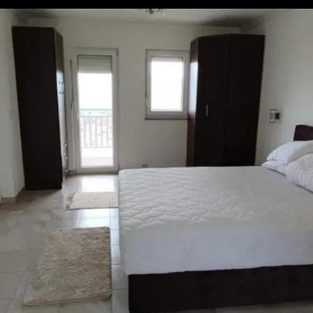 Villa 3 Bedrooms *